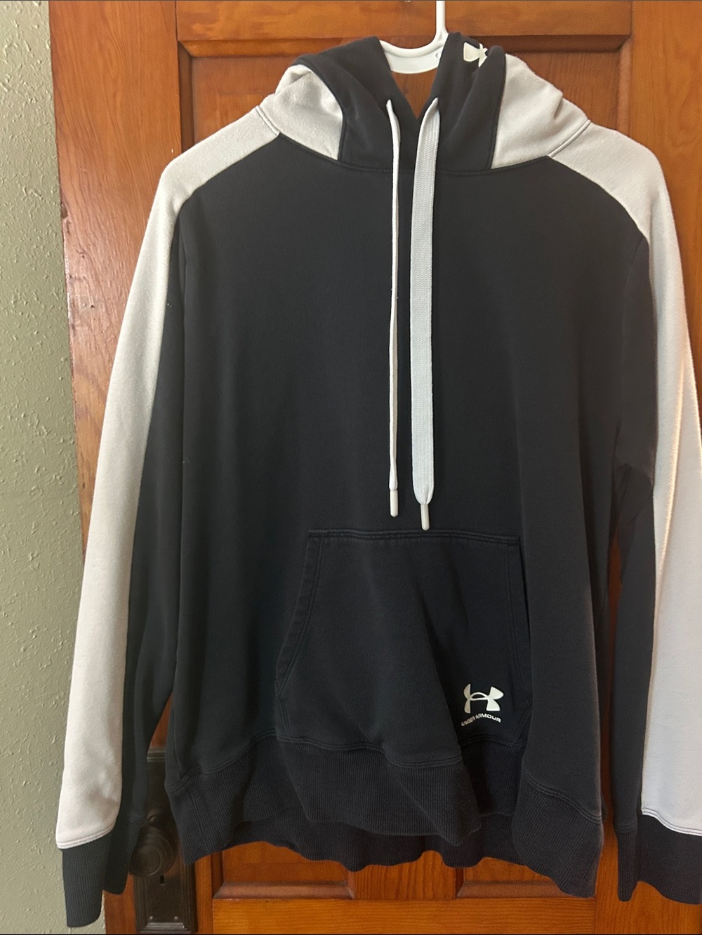 Under Armour Black and off white Pullover Hoodie with Front Pocket